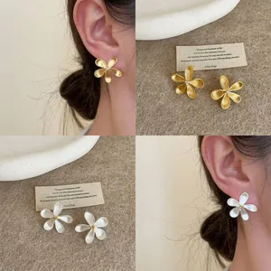 Korean Style Flower Stud Earrings Alloy Silver Earring Post For Women Elegant Rhinestone Artificial Pearl Floral Jewelry