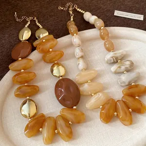 Vintage Maillard Irregular Waterdrop Acrylic Bead Necklace Retro Brown Cream Amber Chunky Choker For Women Fashion Jewelry