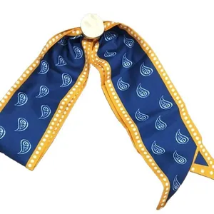 Collana a foulard in tessuto vintage con motivo paisley, pois e chiusura metallica dorata
