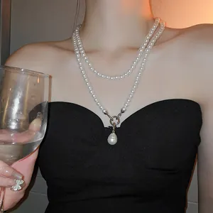 Elegante zweilagige Perlenkette mit Tropfenanhänger im französischen Vintage-Stil Design