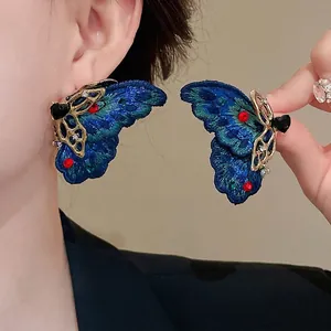 Orecchini a Bottone a Farfalla Esagerati Vintage con Ricamo e Strass Stile Occidentale Cuore Nero Perno in Argento