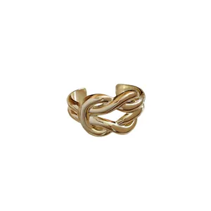 Elegant vintage chunky gold wide crossover horsebit cuff bangle bracelet for stylish women