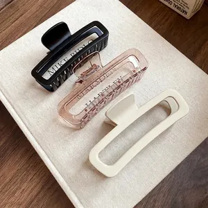 Pinces à cheveux ajourées en acrylique minimalistes en noir mat crème et rose clair