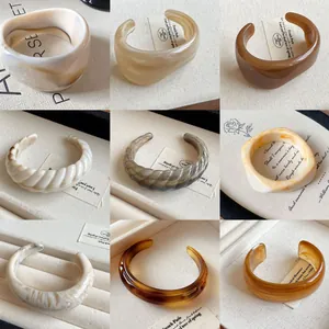 Retro Resin Bangle Bracelet For Women Geometric Marbled Pattern Irregular Chunky Cuff Bracelet Minimalist Jewelry Gift