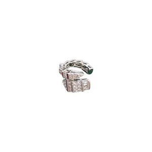 Earcuff de serpiente de circón plateado con piedras engastadas para orejas sin piercing