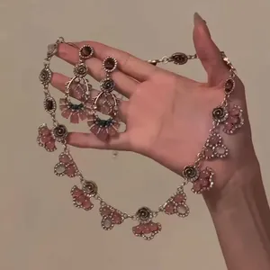 Vintage Resin Floral Geometric Pendant Necklace Earrings Jewelry Set For Women Alloy Rhinestone Enamel Flower Clavicle Chain Accessories