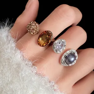 Vintage Palace Style Copper Rhinestone Oval Open Ring Light Luxury Fashion Adjustable Index Finger Ring Artificial Pearl Hand Jewelry For Women