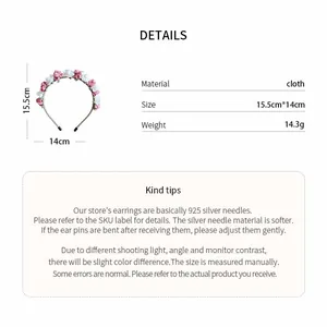 Detailansicht eines Blumen-Haarreifens aus Stoff mit Produktspezifikationen und Maßen.