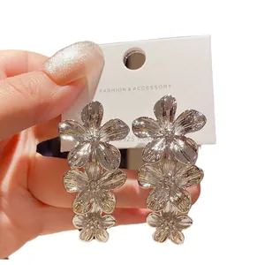 Orecchini pendenti a fiori a strati in argento con perno in argento S925 donna