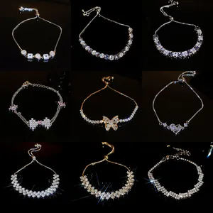 Collage présentant divers bracelets en zircon avec des motifs de papillon, de cœur et de nœud.