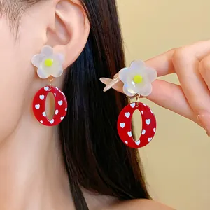 Pendientes de Flor de Resina Estilo Retro de Hong Kong Con Colgante Ovalado Rojo con Patrón de Corazón Pendientes Colgantes Geométricos para Mujeres