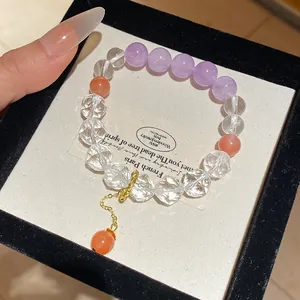 Bracelet élégant en agate rouge et améthyste violette dans un coffret à bijoux chic