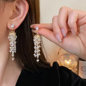 Lussuosi Orecchini a Pendente con Nappina in Zirconia e Rame Con Perno in Argento Sterling 925 Placcato Oro Vero Gioielli Stile Coreano Per Donna