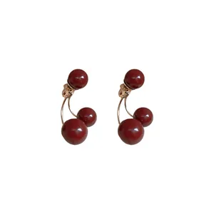 Pendientes de botón de cereza roja vintage con bolas redondas y tallos dorados