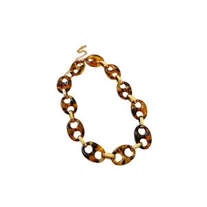Retro chunky leopard print tortoiseshell link necklace with gold-tone metal hardware
