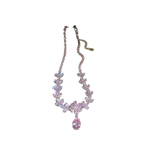 Elegante collana floreale con zirconi rosa e ciondolo a goccia per donne moderne