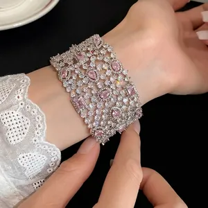 Bracciale Rigido Largo Geometrico Traforato in Rame Zirconia per Donna Gioielli di Lusso Rosa Argento per Feste