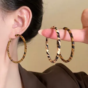 Retro-Ohrringe mit Leopardenmuster für Damen, schicker Maillard-Stil Modeschmuck-Accessoires.