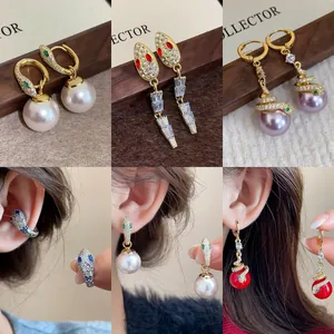 Vintage Alloy Snake Shaped Rhinestone Earrings With Silver Earring Post Artificial Pearl Zodiac Snake Stud Earrings For Women