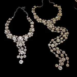 Collana con Nappine in Strass in Stile Palazzo Rétro Francese Elegante Girocollo Scintillante in Lega d'Argento per Donna
