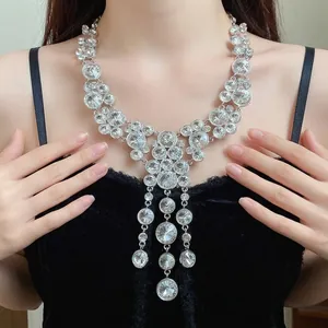 Collana con nappe in stile francese vintage con cristalli rotondi brillanti donna
