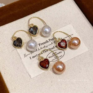 Elegant French retro heart-shaped rhinestone earrings with pearl drops in gold