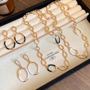 Vintage Legierung Hohle Ovale Kette Emaille Halskette Und Ohrringe Set Retro Einfache Luxus Schlüsselbeinkette Schmuck Für Damen
