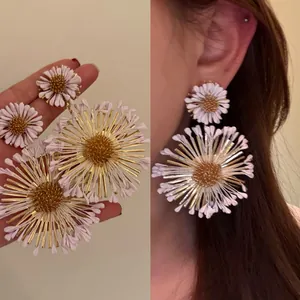 Elegant white daisy floral drop earrings with golden filaments for women jewelry gift