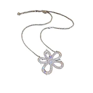 Elegant French style sparkling diamond flower pendant necklace for women luxury jewelry