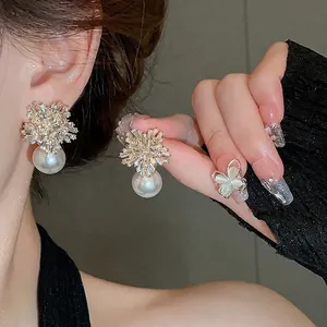 French Vintage Floral Rhinestone Artificial Pearl Drop Earrings Alloy Silver Earring Post For Women Wedding Banquet Jewelry