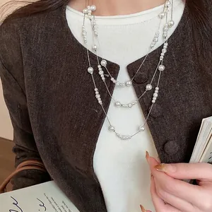 Elegante collana di perle multistrato in stile francese con strass da donna