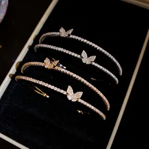 Eleganti bracciali aperti a doppio strato con farfalla in zircone, oro e argento
