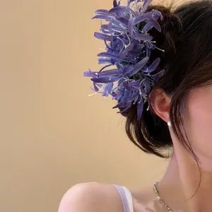 Pince à Cheveux Lycoris en Tissu Violet Élégant Style Forêt Fait à la Main Accessoire Coiffure Fleur pour Femmes