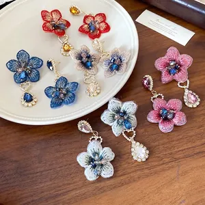 Orecchini a Goccia d'Acqua a Fiore Asimmetrici per Donna Eleganti Orecchini in Rame con Strass Intarsiati Gioielli Vintage
