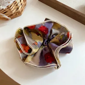 Chouchou en tissu fleuri rétro français avec design à double couche volantée