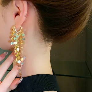 Boucles d'oreilles pendantes à paillettes dorées élégantes pour femmes