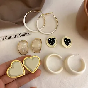Elegante set di orecchini a cerchio geometrici e a lobo a cuore in stile coreano chic