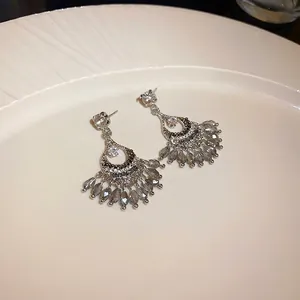 Orecchini vintage etnici a ventaglio con nappe di cristallo e perno in argento