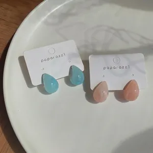 Elegant minimalist resin waterdrop earrings with unique marble texture in blue and pink