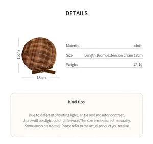 Detaillierte Produktansicht einer Plaid-Baskenmützen-Haarspange mit 16 cm Länge