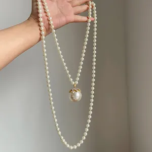Collana con Pendente in Perle Artificiali Multistrato Vintage Francese Intarsiata di Strass Catena Clavicola in Lega Tono Oro Donna