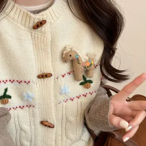 Spilla Pony in Tessuto Fatta a Mano Simpatico Cavallo a Cartone Animato Spilla Ricamata Accessori per Abbigliamento da Donna
