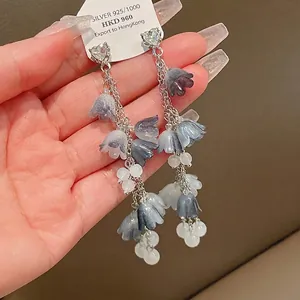 Boucles d'oreilles élégantes à pampilles fleurs bleu dégradé et aiguille argent 925