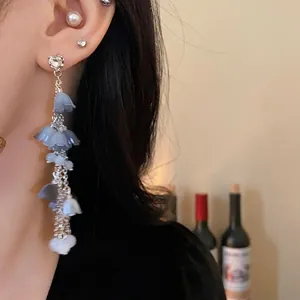 Boucles d'oreilles pendantes fleurs bleues élégantes avec strass pour femmes