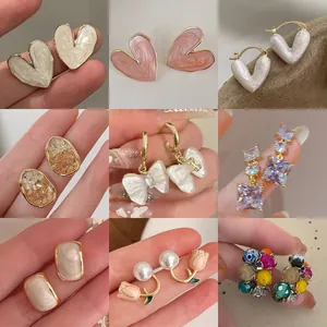 Pendientes de Botón de Aleación Elegantes con Strass Perla Artificial Corazón Flor con Poste de Plata de Ley 925