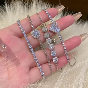Exquisite Zirconia Inlaid Heart Square Bracelet For Women Light Luxury Silver Plated Copper Adjustable Sliding Clasp Jewelry Gift