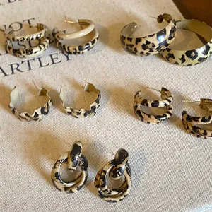 Vintage Leopard Print Geometric Stud Earrings For Women Simple C-Shaped Retro Style Jewelry Minimalist Alloy Earrings Gift