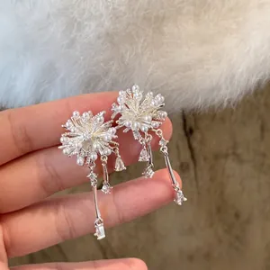Boucles d'Oreilles Clous Fleur de Feu d'Artifice Plaquées Or 18K Avec Tige en Argent Zirconia Perle Artificielle Bijoux