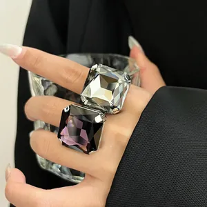 Anello Aperto in Zirconia Quadrato Esagerato per Donna in Rame Geometrico Grande Pietra Anello da Dito Regolabile Gioielli