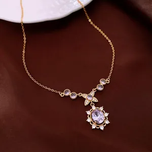 Elegante collana a catena in oro con ciondolo in zircone viola vintage da donna.